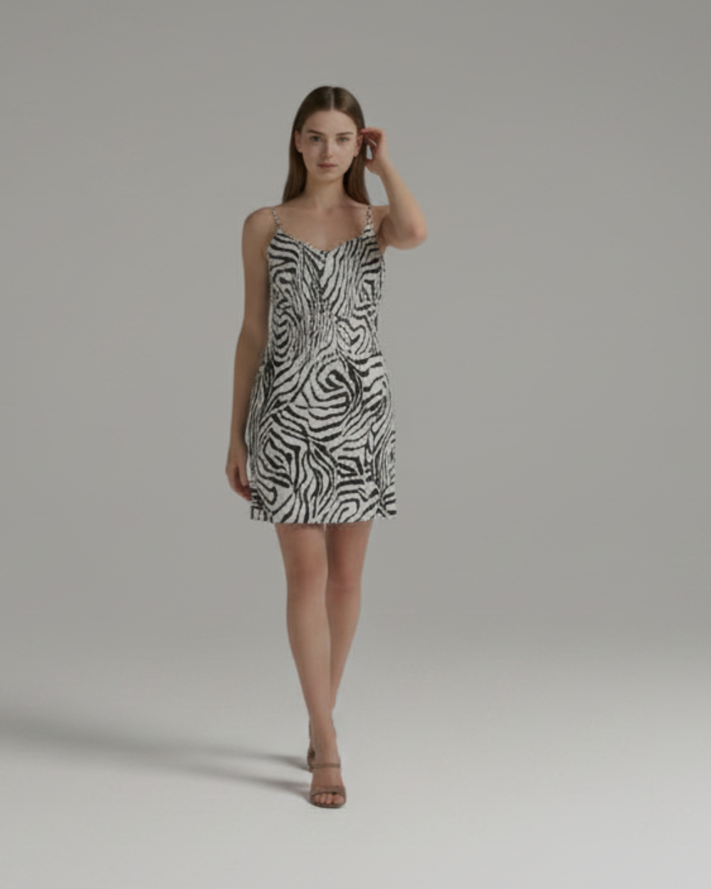 Vestido de tirantes de rayas de cebra. Talla M.