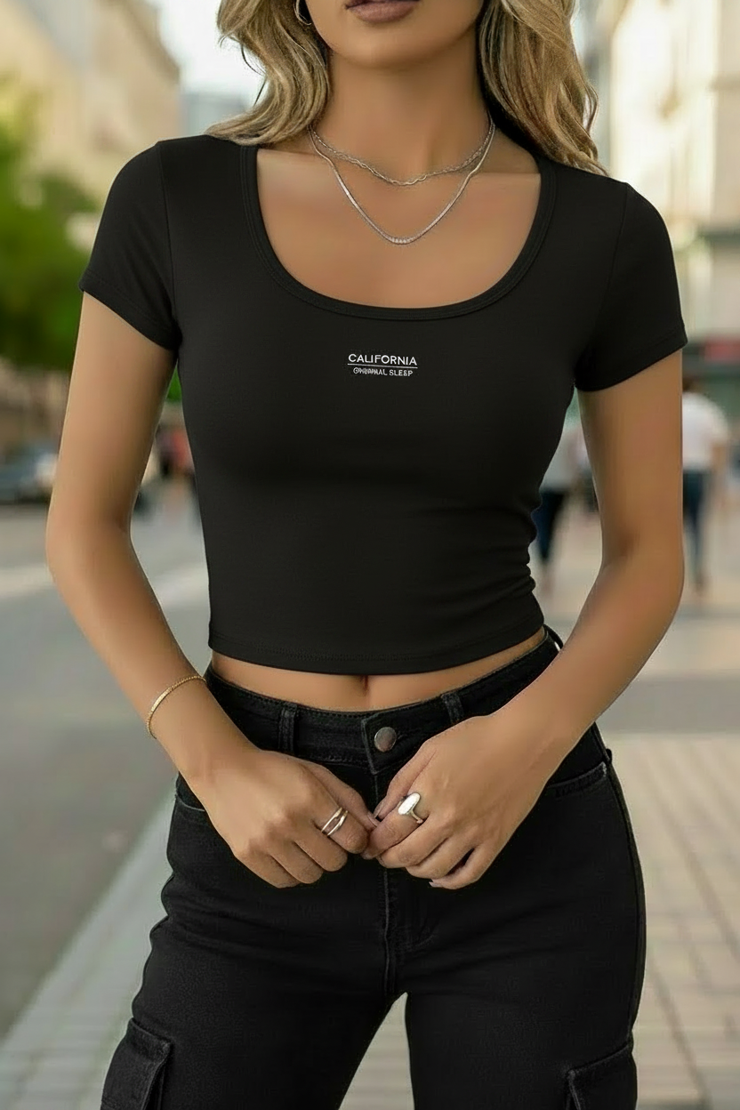 Camiseta para dama, cuello redondo, color negro. Talla M